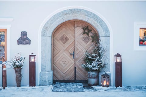 Facade/entrance, Winter