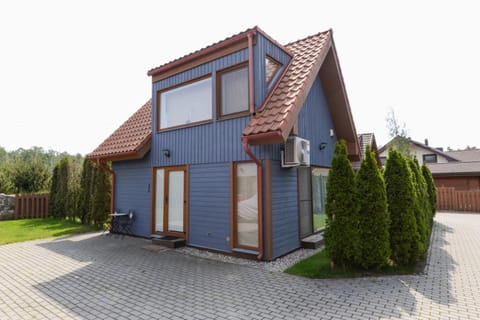 Sunny cottage House in Palanga