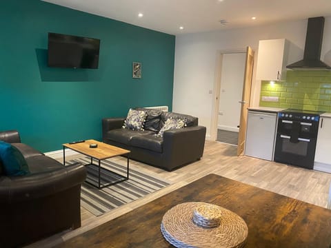 Leckhampton Road Apartments - Cheltenham Apartment in Cheltenham