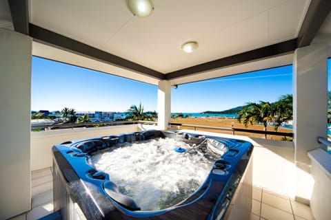 Portside Whitsunday Luxury Holiday Apartments Flat hotel in Airlie Beach