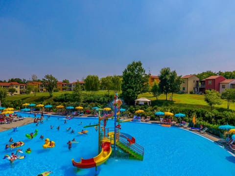 Day, Natural landscape, Summer, Aqua park, Pool view, Swimming pool, sunbed