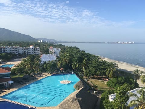 Balcony/Terrace, Mountain view, Pool view