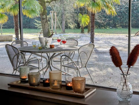 Patio, Entertainment