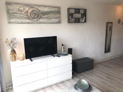 Studio ST-MANDRIER 300m MER Apartment in La Seyne-sur-Mer