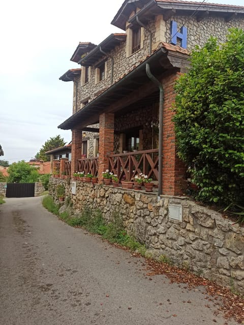 Posada Rural Entrecomillas Country House in Western coast of Cantabria