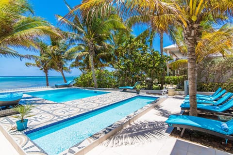 Sprat Bay Luxury Villa Chalet in George Town