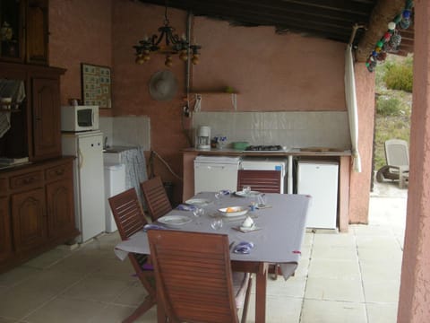 Appartement d'une chambre avec piscine partagee et jardin clos a Roquefort la Bedoule a 3 km de la plage Condo in Carnoux-en-Provence