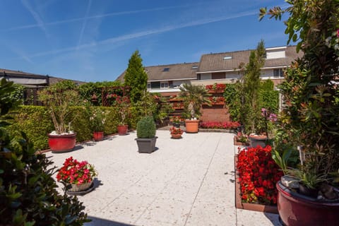 Garden, Garden, Balcony/Terrace