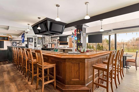 Restaurant/places to eat, Restaurant/places to eat