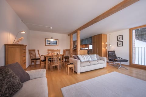 Chalet Roossi 3 Condo in Lauterbrunnen