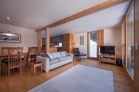 Chalet Roossi 3 Condo in Lauterbrunnen