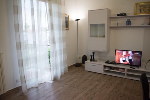 guest house for you Condo in Modena