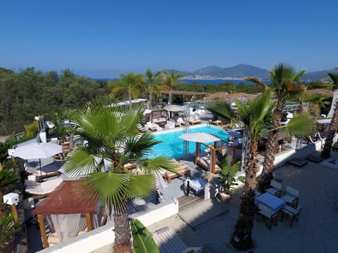 Pool view, Sea view