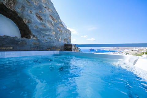 Hot Tub, Balcony/Terrace, City view, Sea view