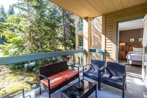 Patio, Balcony/Terrace, Seating area