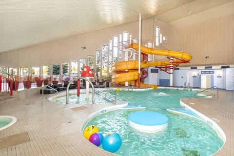 Activities, On site, Pool view, Swimming pool