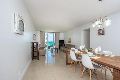 Ocean Front 1 bedroom at Tides Hollywood 11th Copropriété in Hollywood Beach