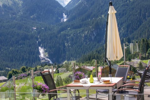 Balcony/Terrace, Landmark view