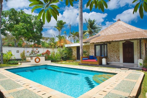 Swimming pool, Swimming pool