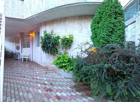 Property building, Day, Garden view, Inner courtyard view