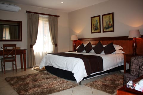 Eagles Nest Lodge Bed and Breakfast in Sandton