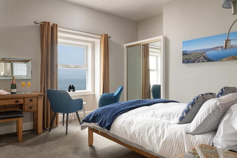 Bed, Photo of the whole room, Bedroom, Sea view