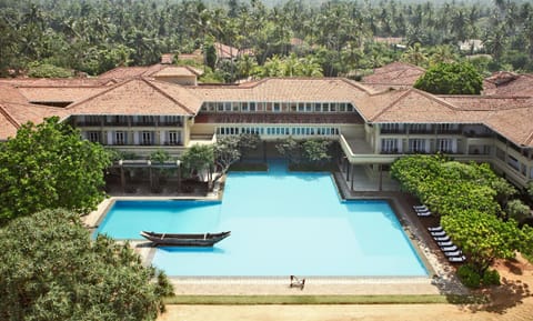 Facade/entrance, Swimming pool, Swimming pool