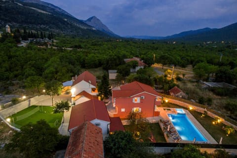 Luxury Villa Poquito Chalet in Split-Dalmatia County