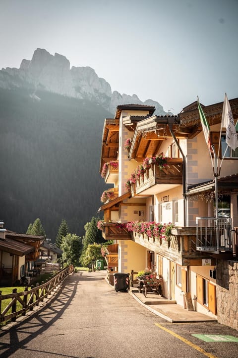 Property building, Parking