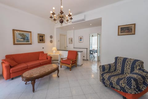 Domitilla House Condo in Finale Ligure