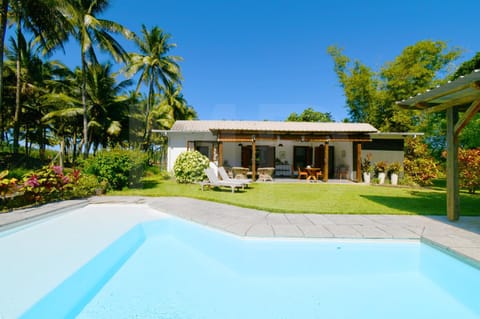 Property building, Patio, Garden, Swimming pool, sunbed