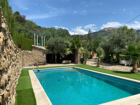 Day, Natural landscape, Garden, Garden view, Mountain view, Pool view, Swimming pool