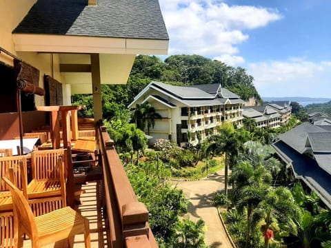 View (from property/room), Balcony/Terrace, Mountain view