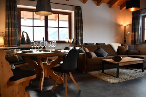 Living room, Photo of the whole room