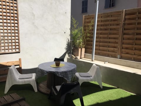 Le Mourillon Appartement -Terrasse Condo in Toulon