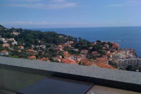 Appt 5 personnes vue mer piscine Costa Plana Cap d'Ail Monaco Condo in Cap-d'Ail