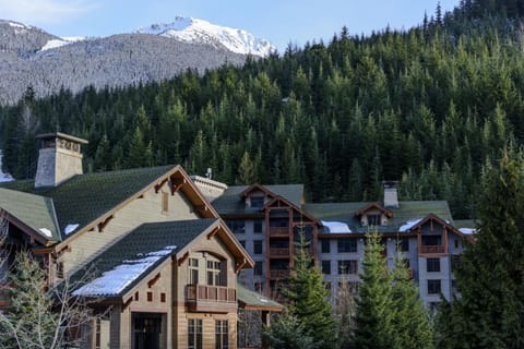 First Tracks Lodge Apartment hotel in Whistler