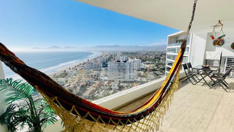 Patio, Nearby landmark, Day, Natural landscape, View (from property/room), Balcony/Terrace, City view, Mountain view, Sea view, internet