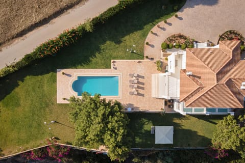 Property building, Day, Bird's eye view, Garden, Garden view, Pool view, Swimming pool, sunbed