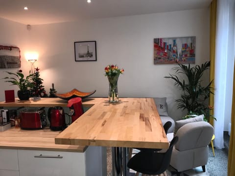 Living room, Dining area