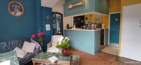 Logis Hôtel Restaurant l'Auberge Normande Hotel in Normandy