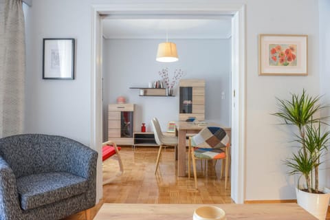 Library, Library, Living room, Photo of the whole room, Decorative detail, Seating area, Dining area, Evening entertainment