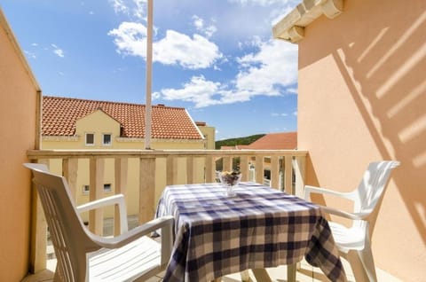 Balcony/Terrace, children, Family