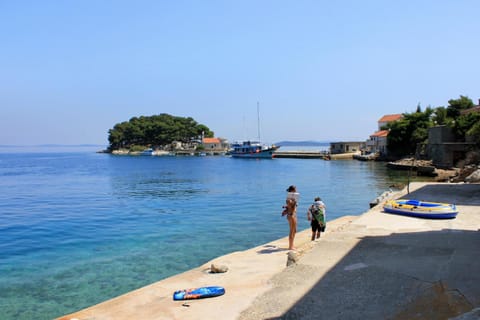 Apartments by the sea Savar, Dugi otok - 8079 Apartment in Zadar County
