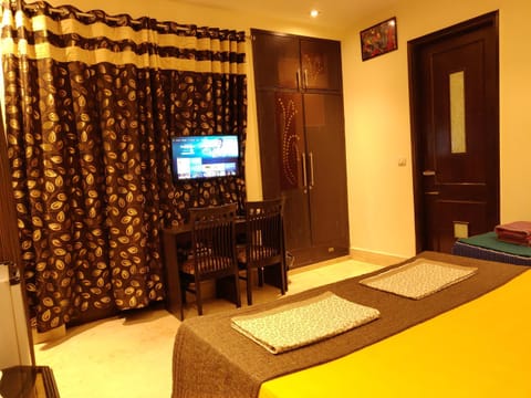 Pearl Premium Homes, Family BnB Guest-House Bed and Breakfast in Delhi