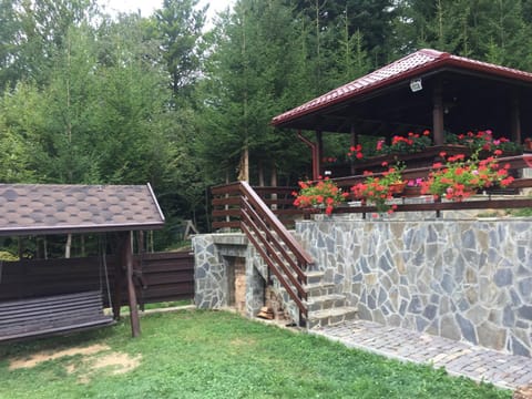 Pensiunea Casa Bogdan Azuga Bed and Breakfast in Brașov County