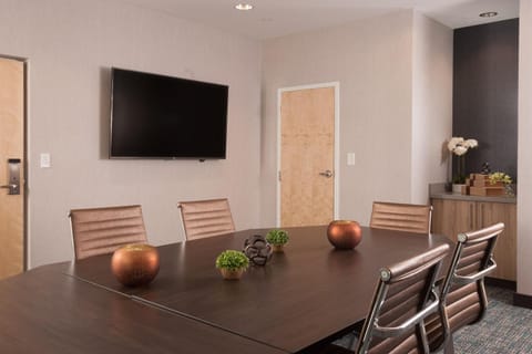 Meeting/conference room