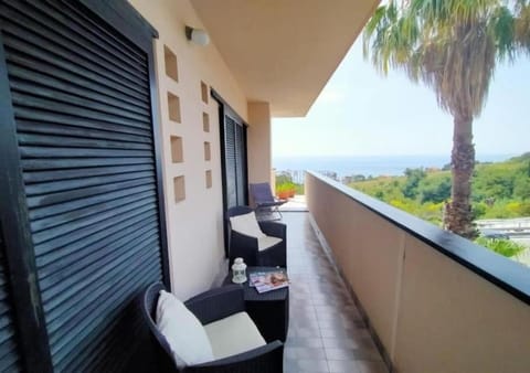 Appartamento Copacabana vista mare e parking Condominio in Sanremo