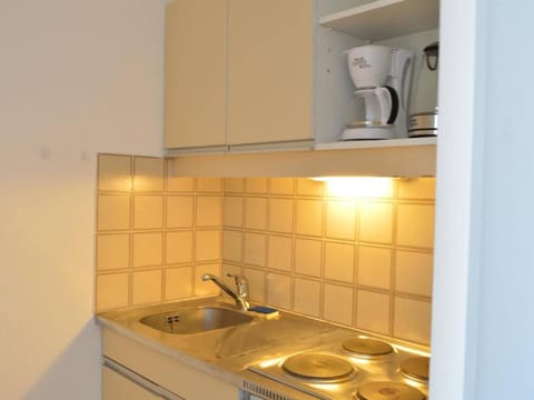 Appartement Golfe Juan, 1 pièce, 2 personnes - FR-1-252-62 Condo in Antibes