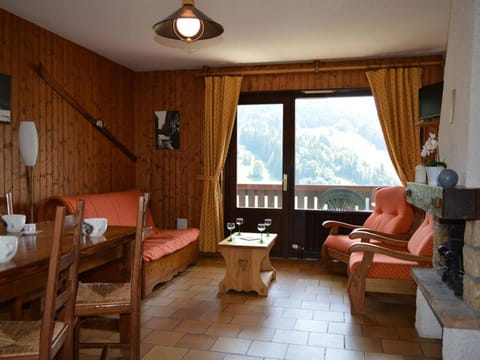 Grand-Bornand Appt 6 pers. 2 chambres - Navette ski, Cheminée, Ménage inclus - FR-1-241-62 Apartment in Le Grand-Bornand